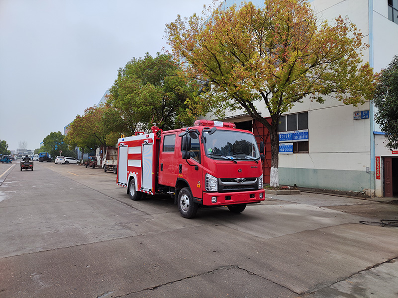 福田3吨水罐消防车（外露式）